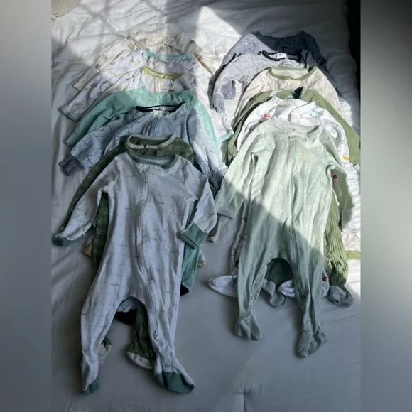 Baby onesies Set of 13 | From 3 to 9 Months - Picture 6 of 8